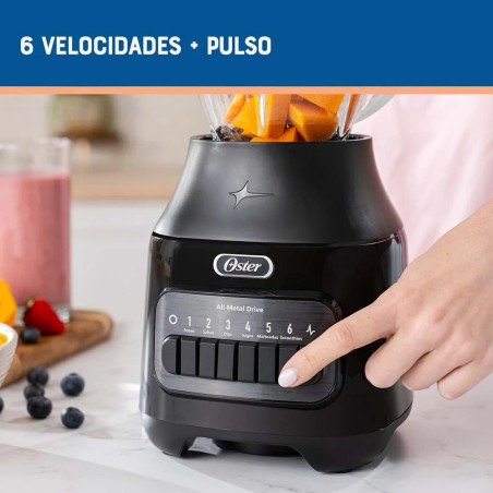 LICUADORA OSTER 6V VIDRIO BOTONES 1.5L BLSTPEG-BPB NEGRA